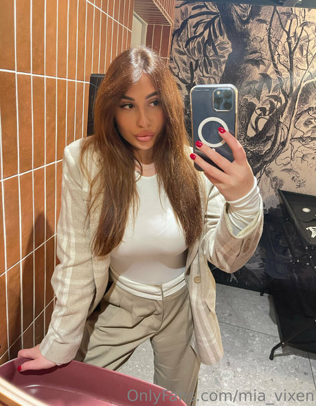 mia vixen pornstar perfect image