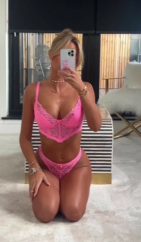 Emily Shakarji star beautiful galleries