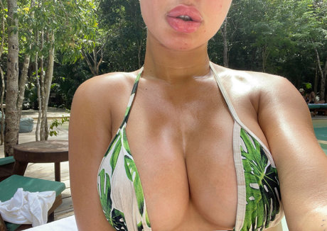 emxuncut model nude pictures