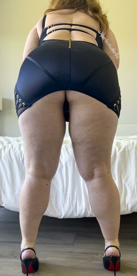 The Perfect Wife art model photos