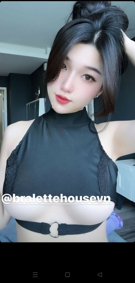 Duyenn Hipp porn model photos