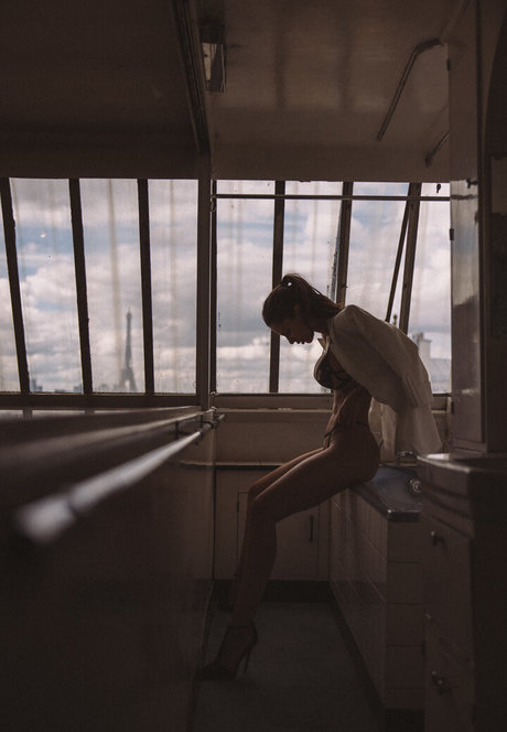 blonde wife onlyfans sexy nude picture