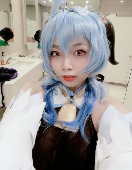 ys0 092 nude actress pic