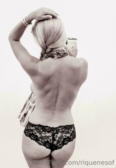 riquenesof adult model pics