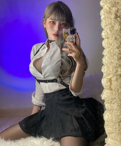 Naughty Rabbit model perfect picture