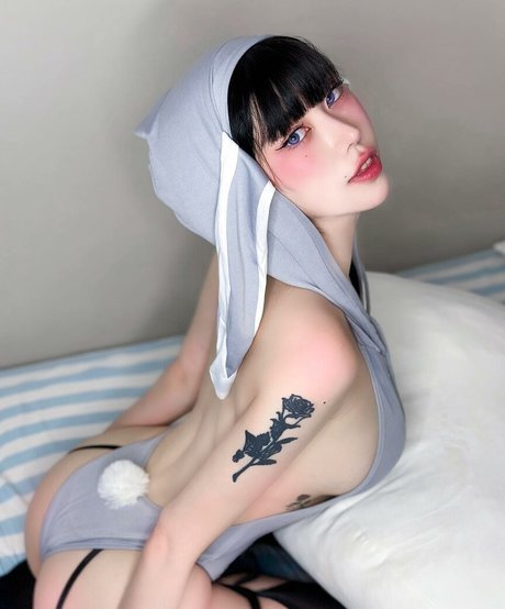 Naughty Rabbit art actress image