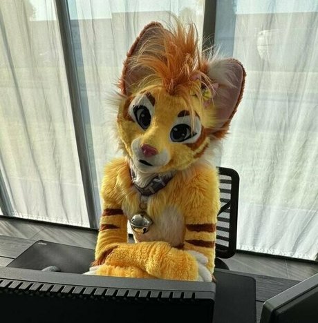 thatyellowkitty star naked photo