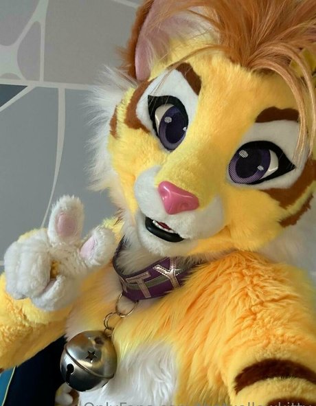 thatyellowkitty erotic star images