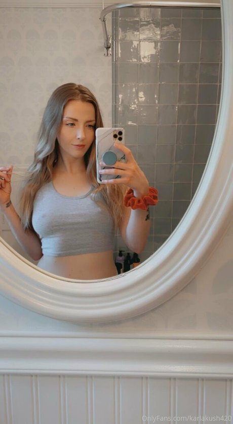 karlakush420 high quality model pic