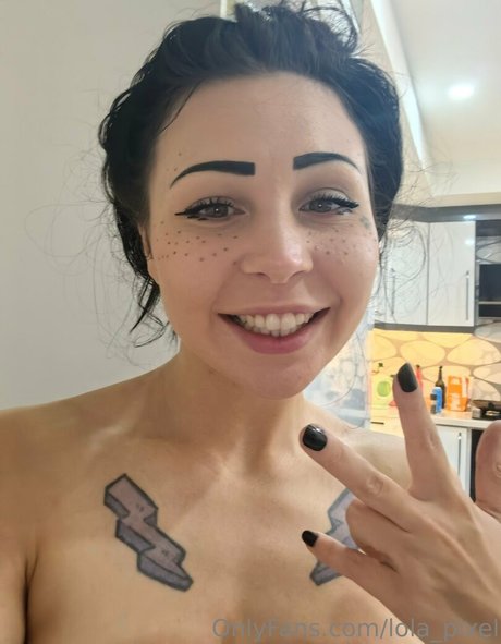 lola pixel best model photo