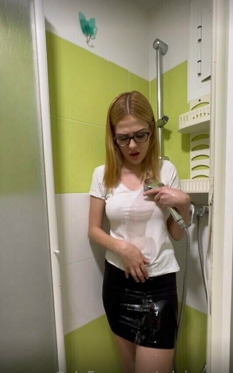 minivamp naked model galleries