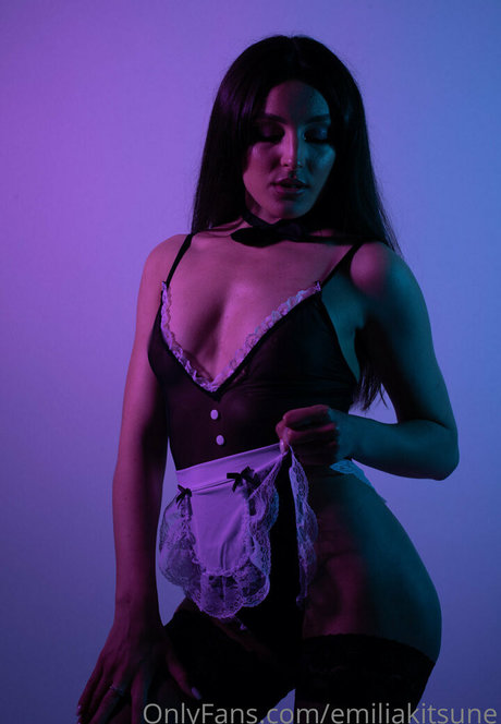 onlyemiliaa top star gallery