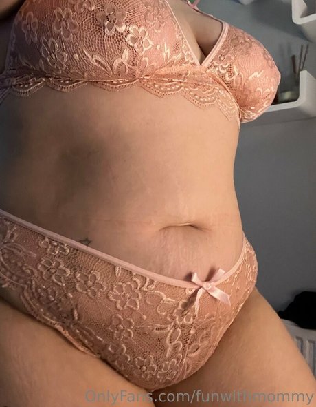 funwithmommy model xxx photo