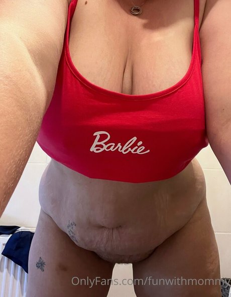 flat chested onlyfans top galleries