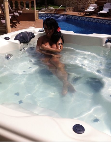 kerrylouise xxx nudes actress galleries