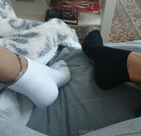 hope feet xxx star photos