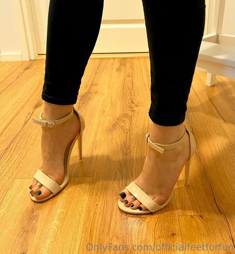 officialfeetforfun art star gallery