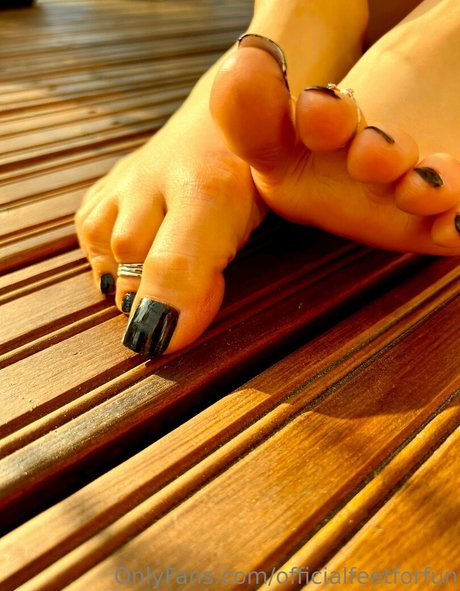 officialfeetforfun nude pornstar pics