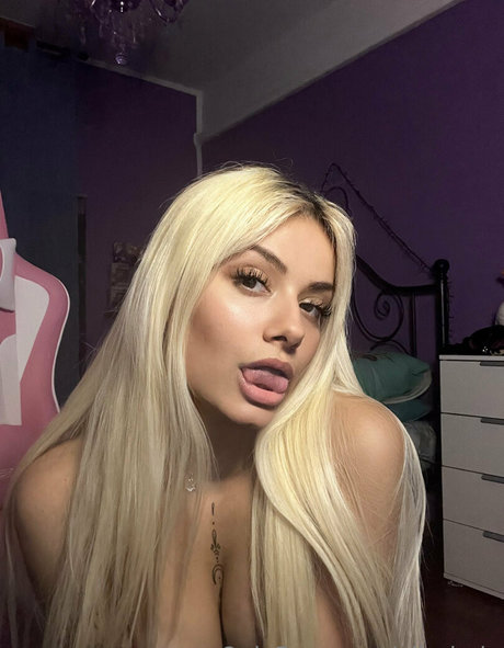 alisshale pornstar exclusive pic