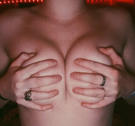 strawberry milk onlyfans pornos picture