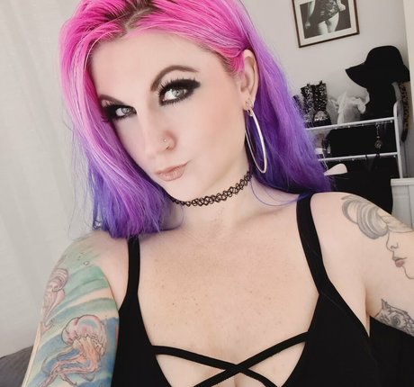 rogue naked actress pictures