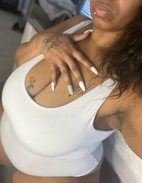 coconutluv naked model img