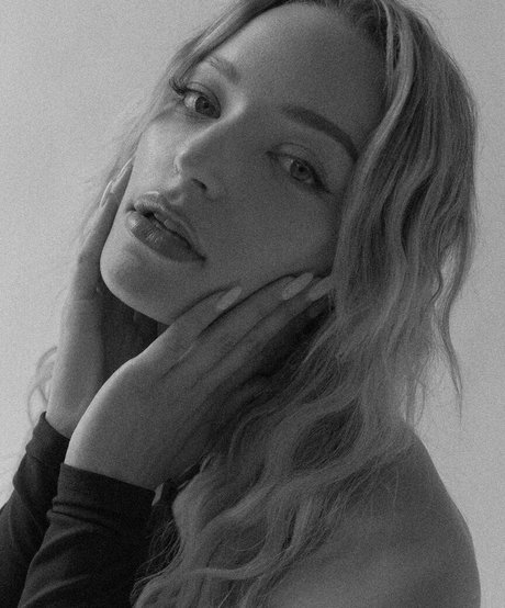 Nikki Rose pretty actress galleries