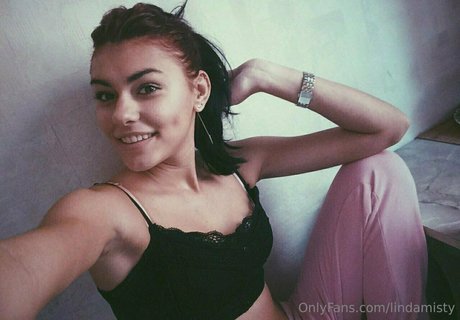 lindamisty beautiful actress image