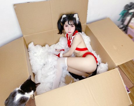 Joyce Poring nude star pictures