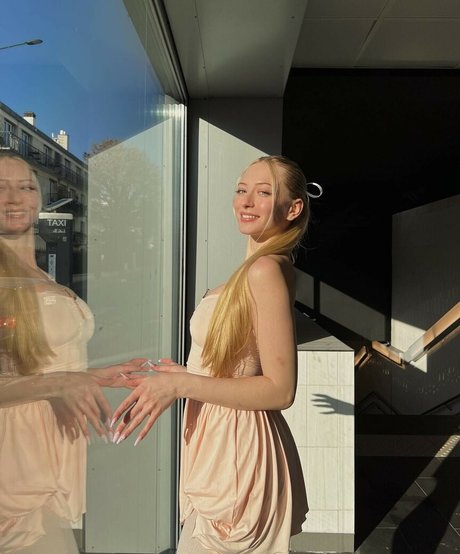 sophia ilysm star erotic photo