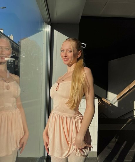 sophia ilysm art actress img