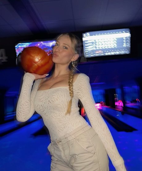 huge dick onlyfans nude img