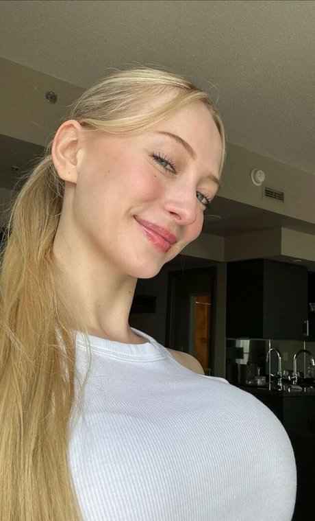 sophia ilysm nudes pornstar image