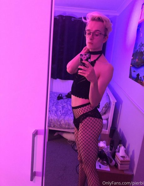 pierbi erotic pornstar photo