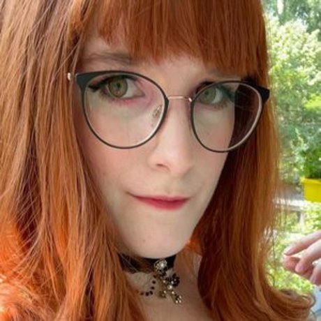 Nerdy Cinnamon pornstar art pic