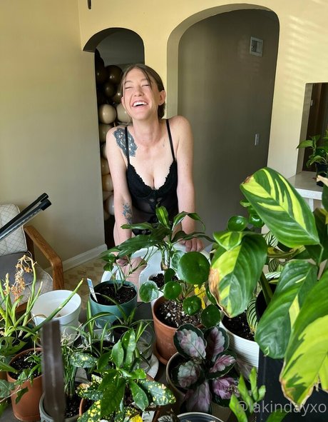 LakinDayXO beautiful actress pics