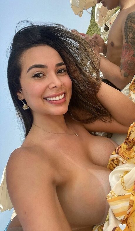 Ester Ana art star gallery