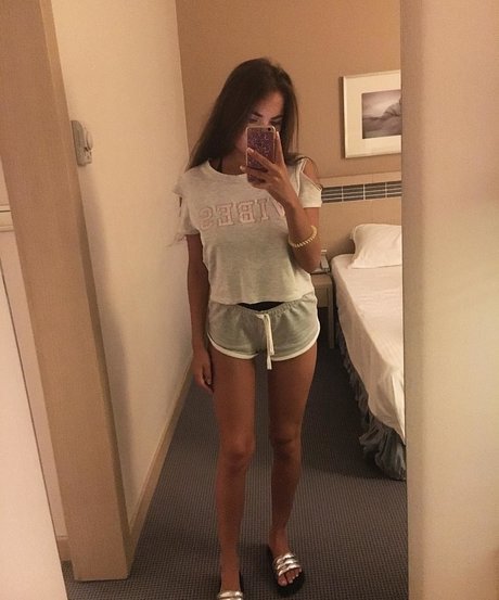 tiynmay pretty star pictures