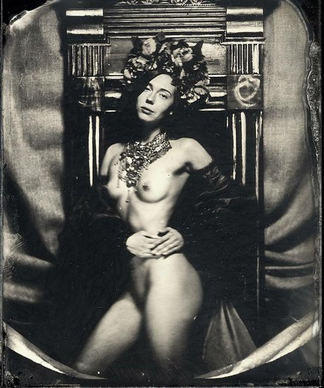 Miolenamio hot model image