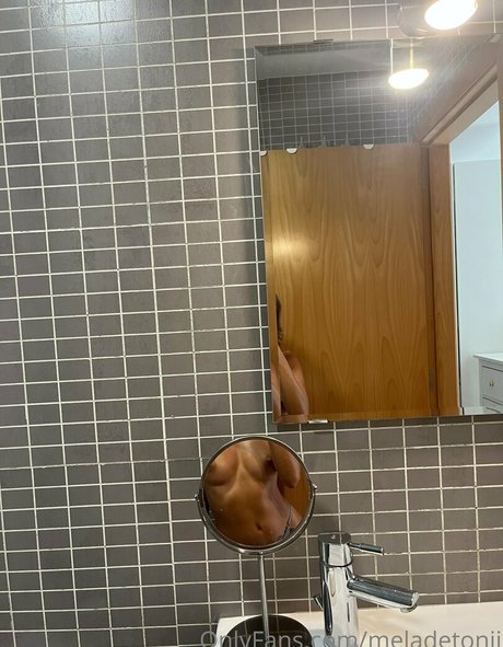 poliamorosaa xxx pornstar image