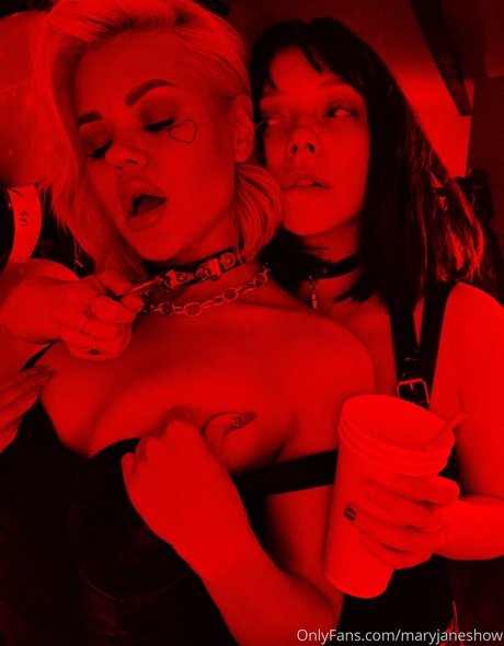 maryjaneshow star art pic