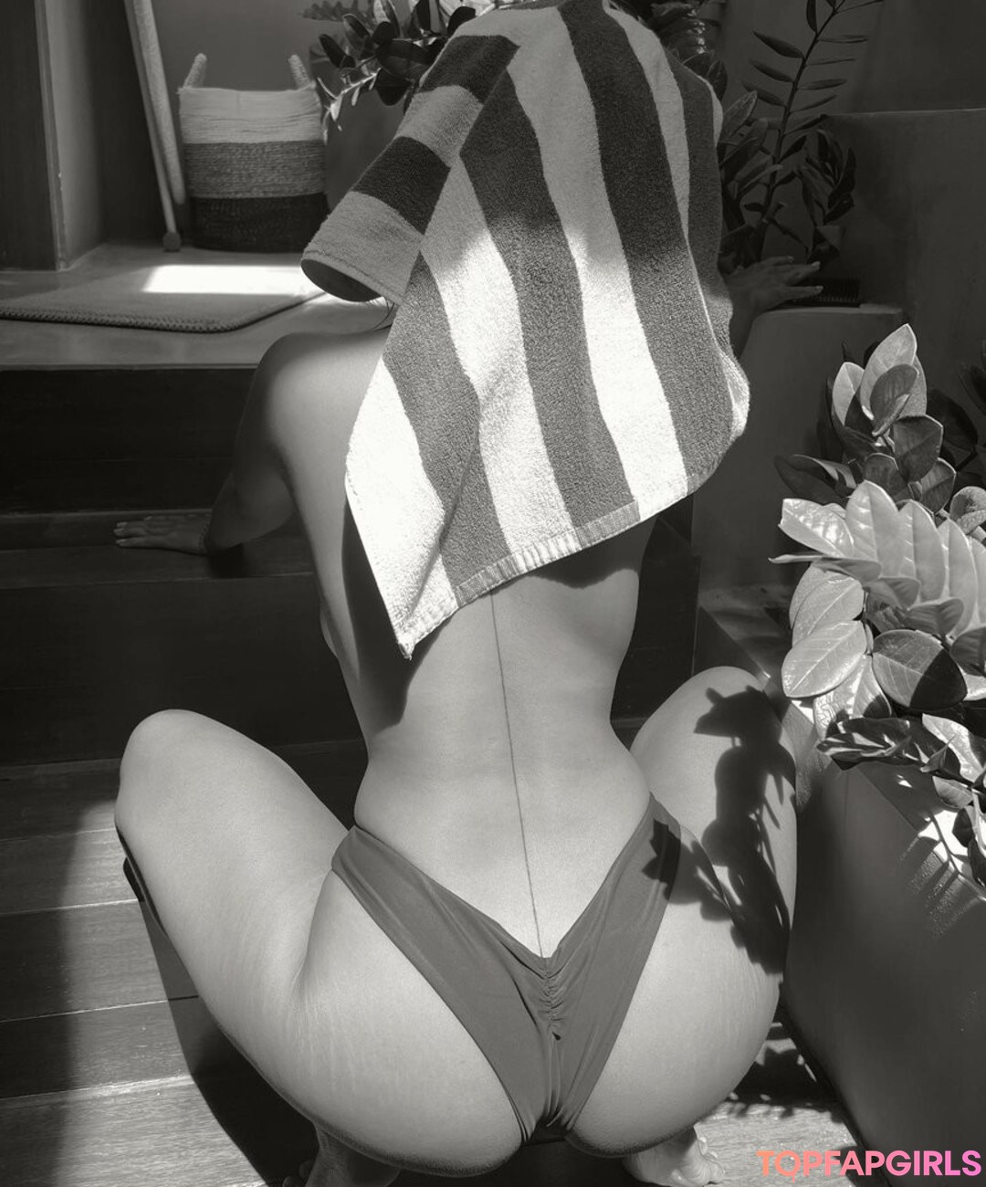 Leahooo naked star picture