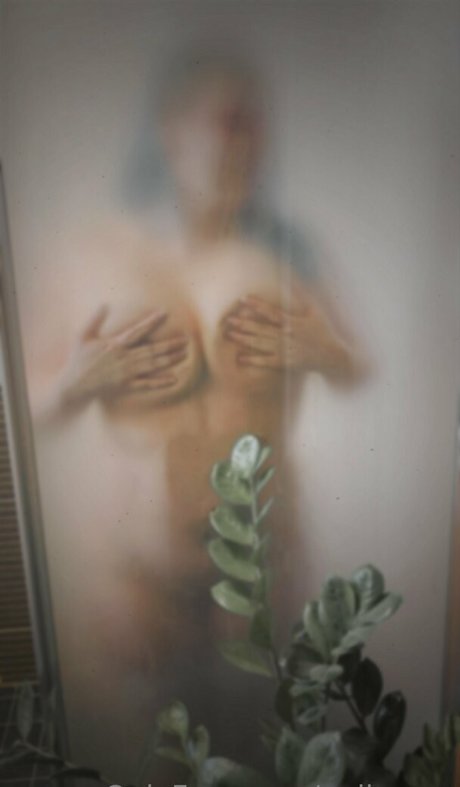 unilaama nudes star photos