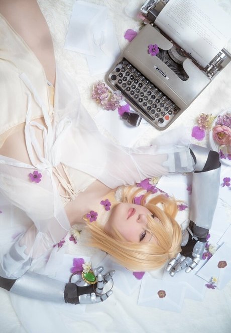 Elycoris free pornstar pics