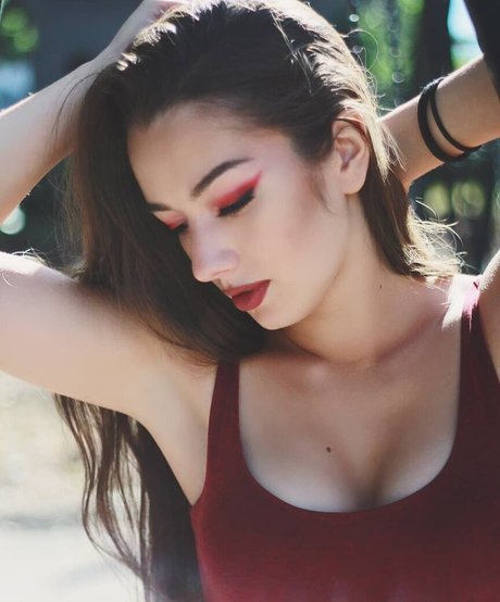 Miss Mikkaa beautiful model pic