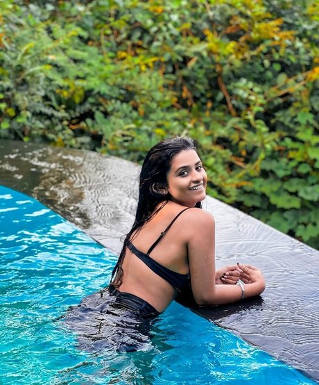 Suhana Khan beautiful model photo