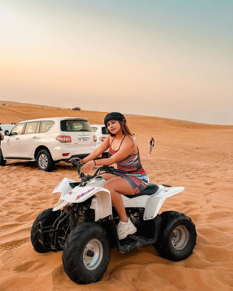 Suhana Khan beautiful pornstar picture