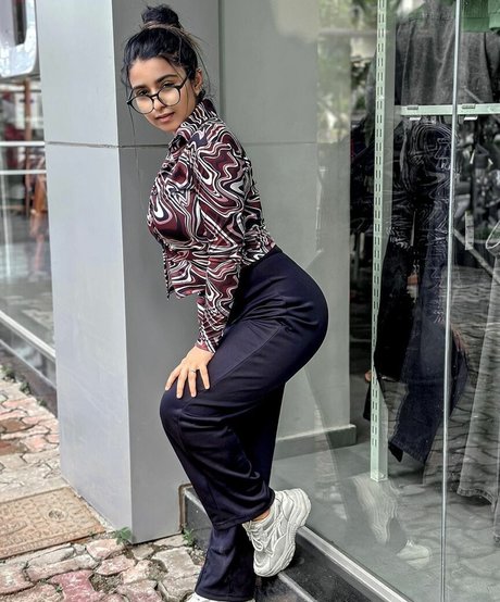 Suhana Khan model erotic archive