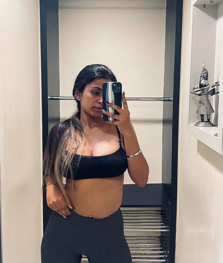 Suhana Khan beautiful pornstar pictures