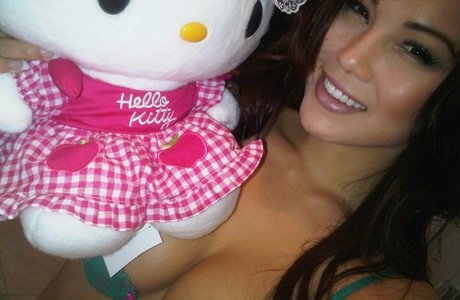 blonde handjob onlyfans pretty images